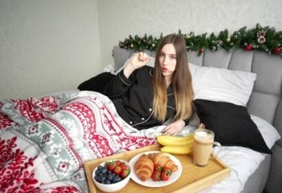 Медсестра и мужская физиологическая реставрационная терапия дома